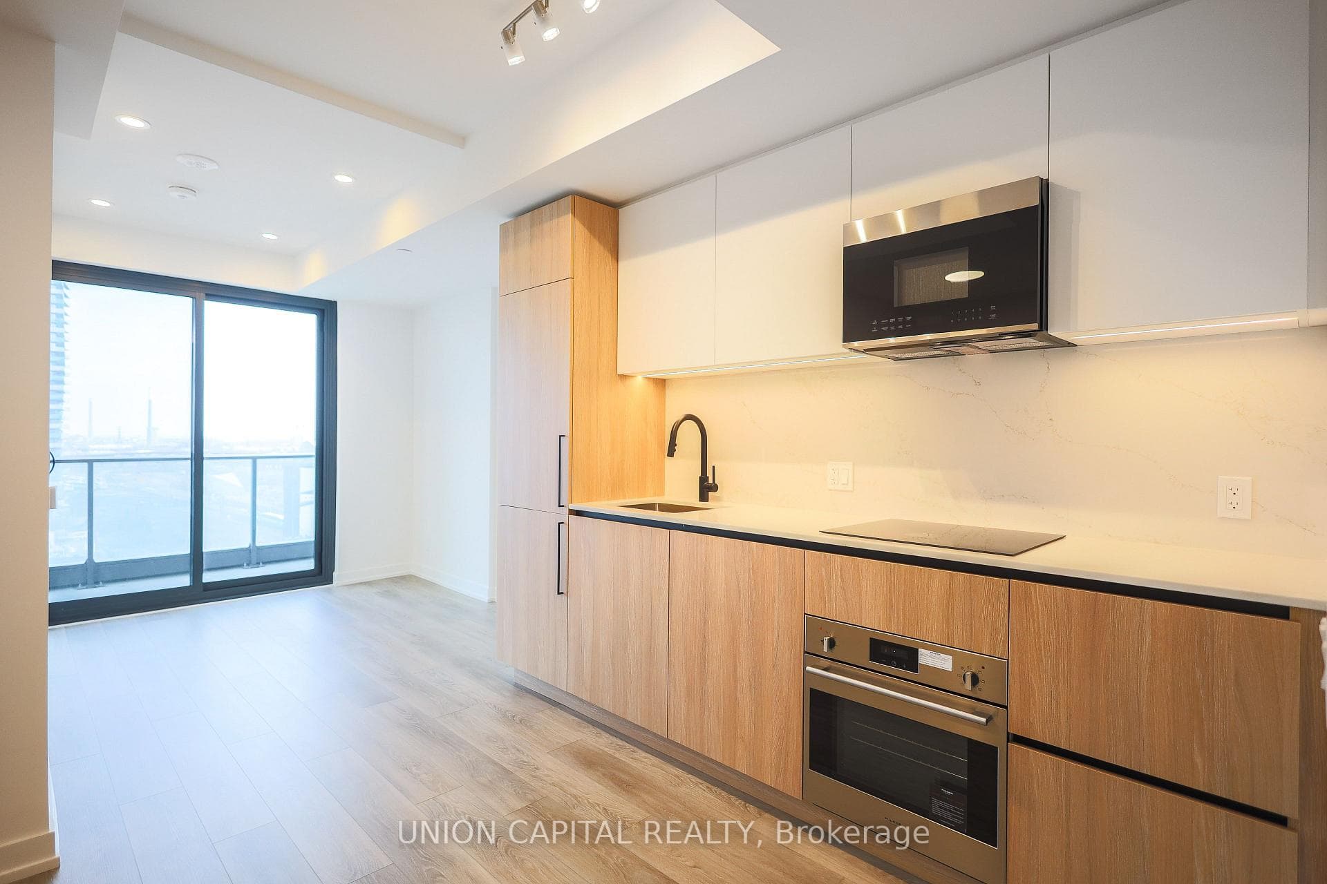 35 Parliament Street Unit 1312 photo 10