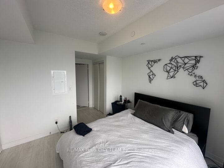 88 Harbour Street Unit 5303 photo 12