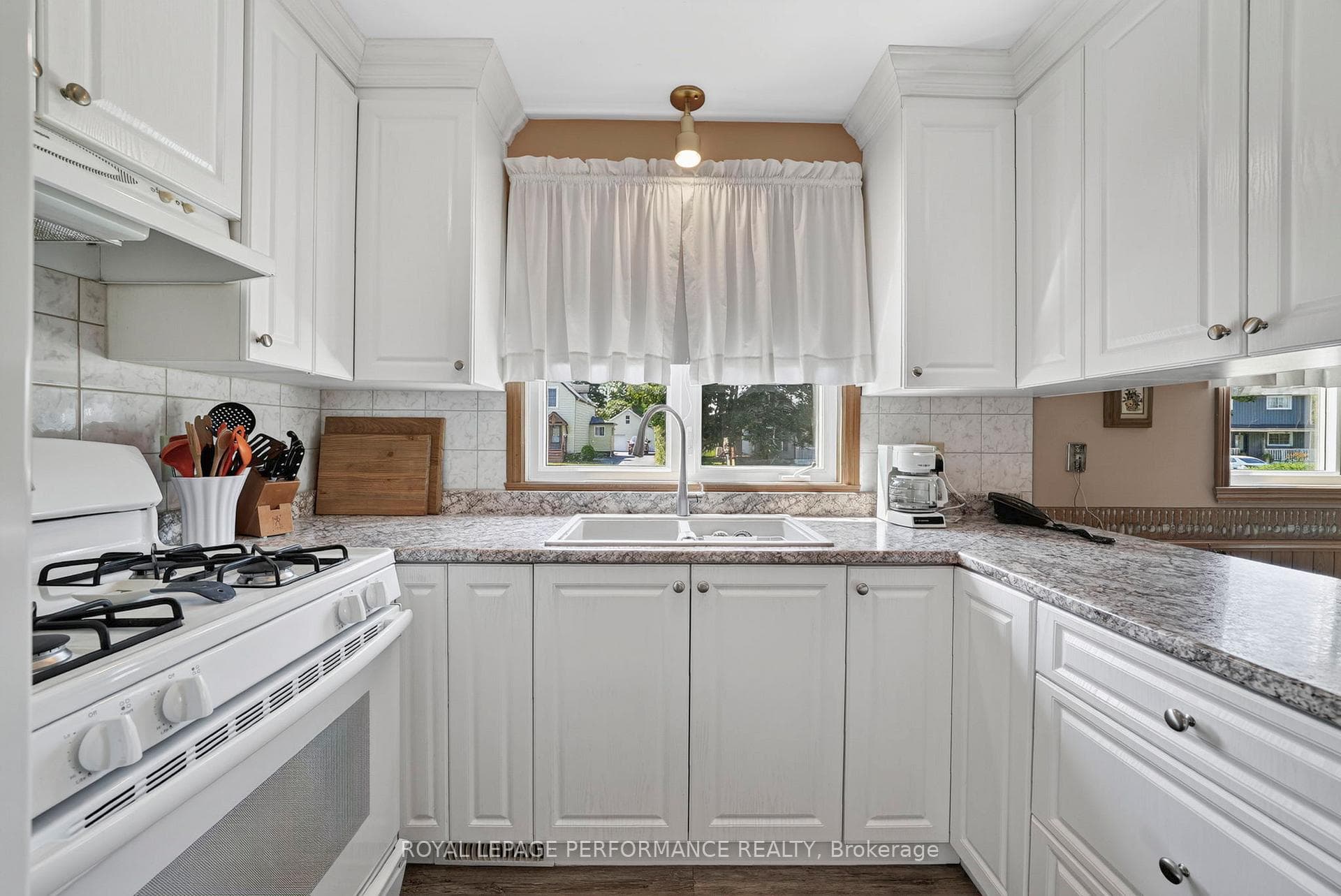 32 Frost Avenue photo 15