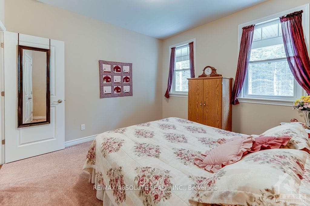 10409 SHAW Road photo 22