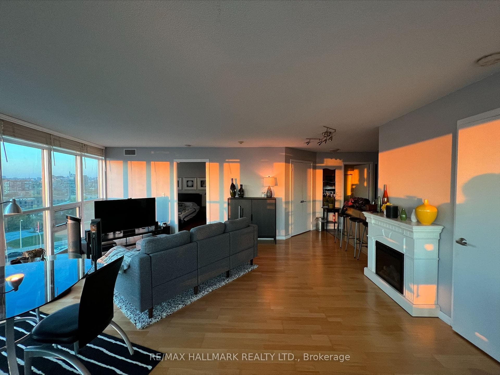 231 Fort York Boulevard Unit 1504 photo 7