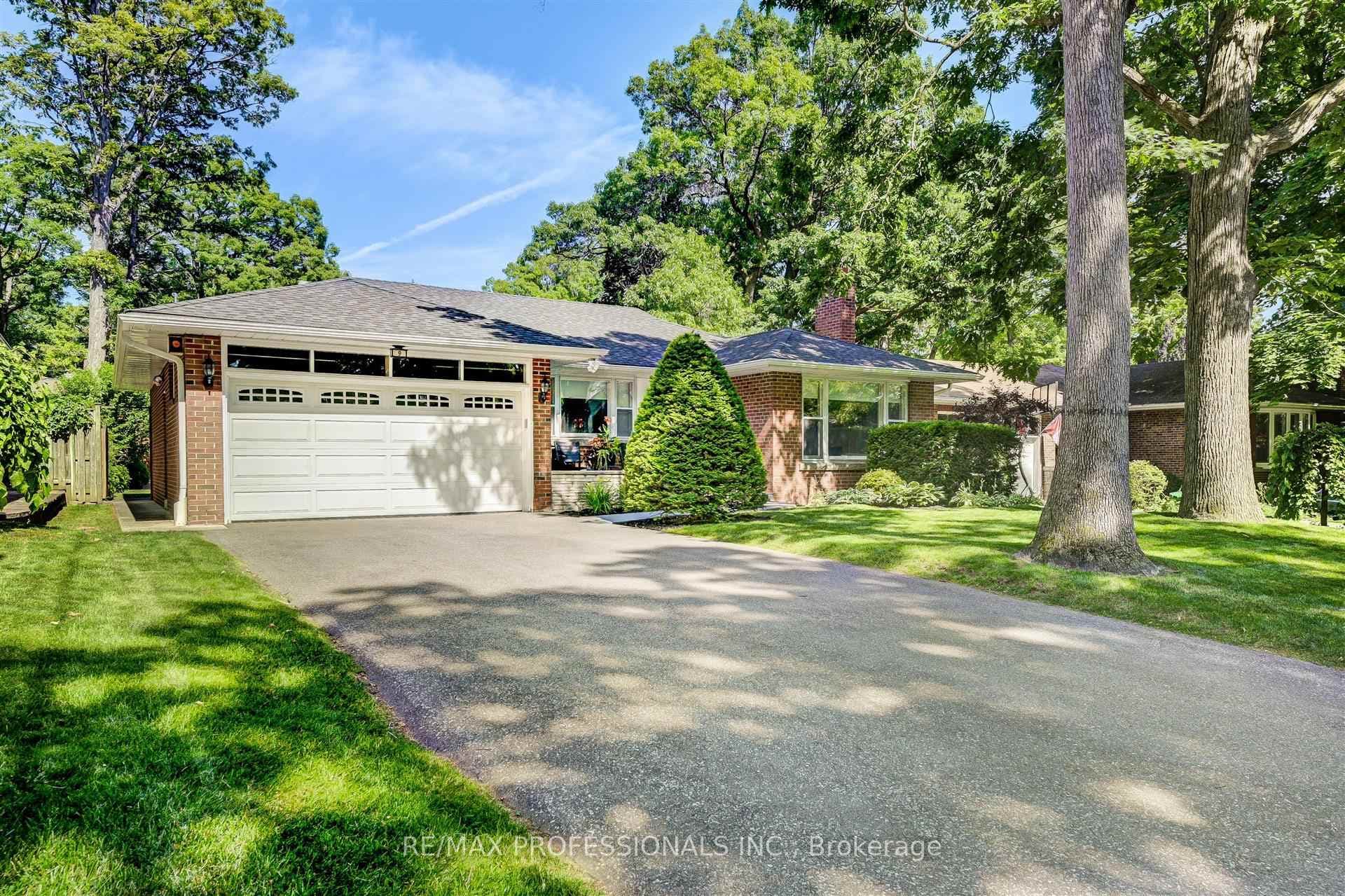 9 Blackdown Crescent photo 1