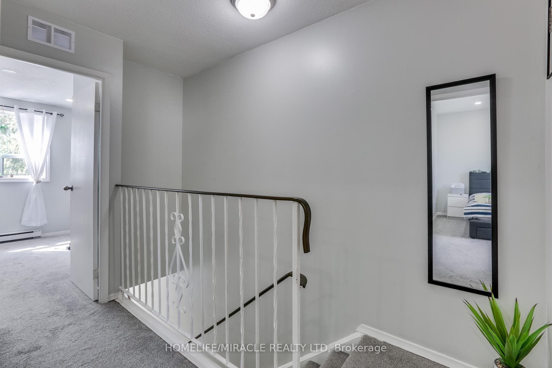271 Thames Street Unit 19 photo 20
