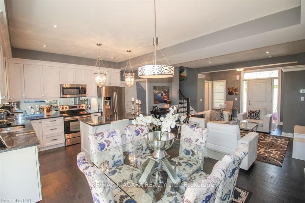 608 Simcoe Street Unit 9 photo 17