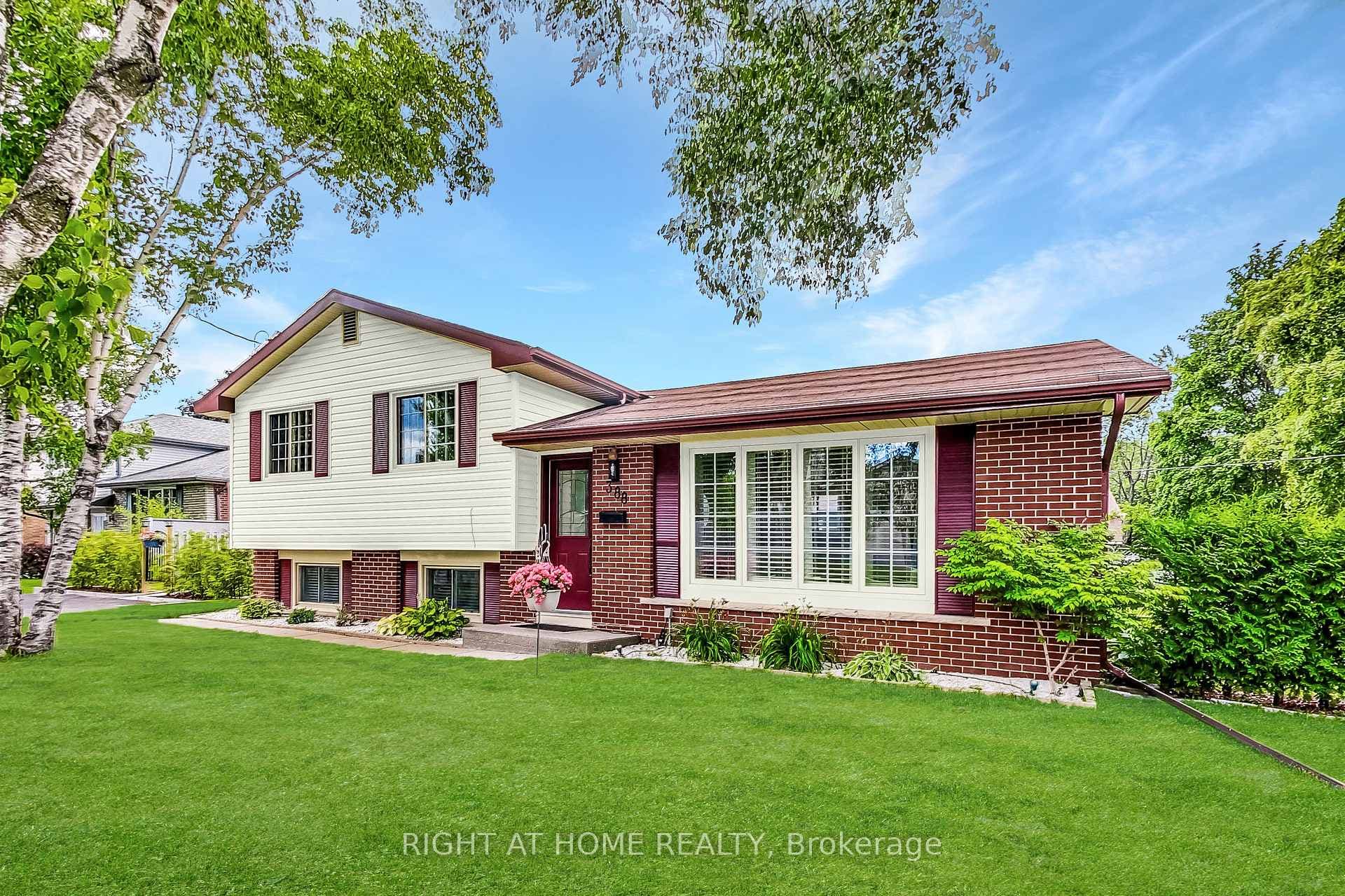 388 Waverly Street photo 31