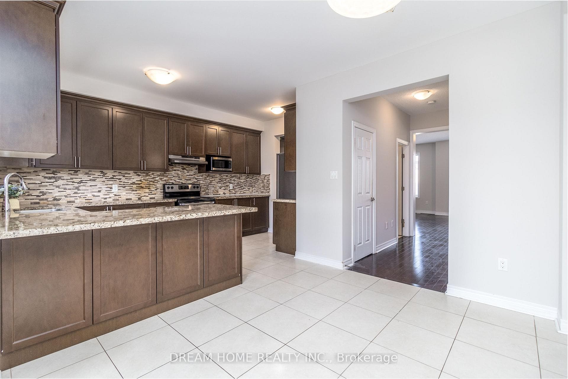 3070 Eberly Woods Drive photo 7