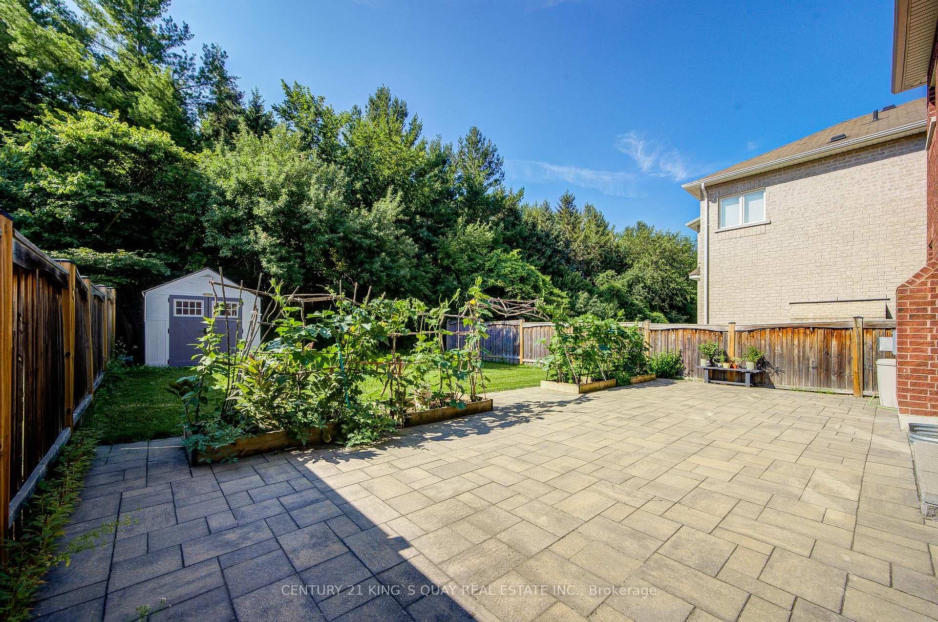 1177 Stuffles Crescent photo 40