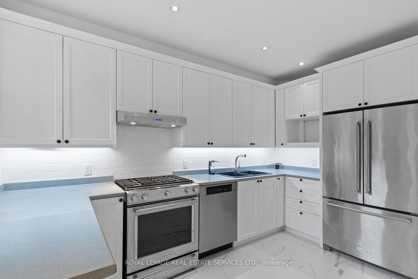 61 Westholme Avenue photo 14