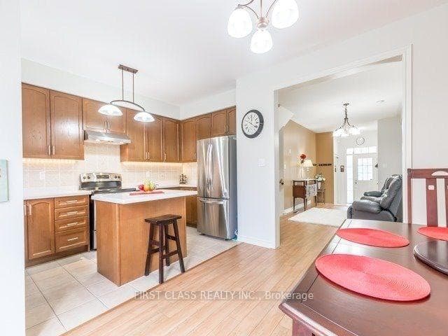 356 Hobbs Crescent photo 7
