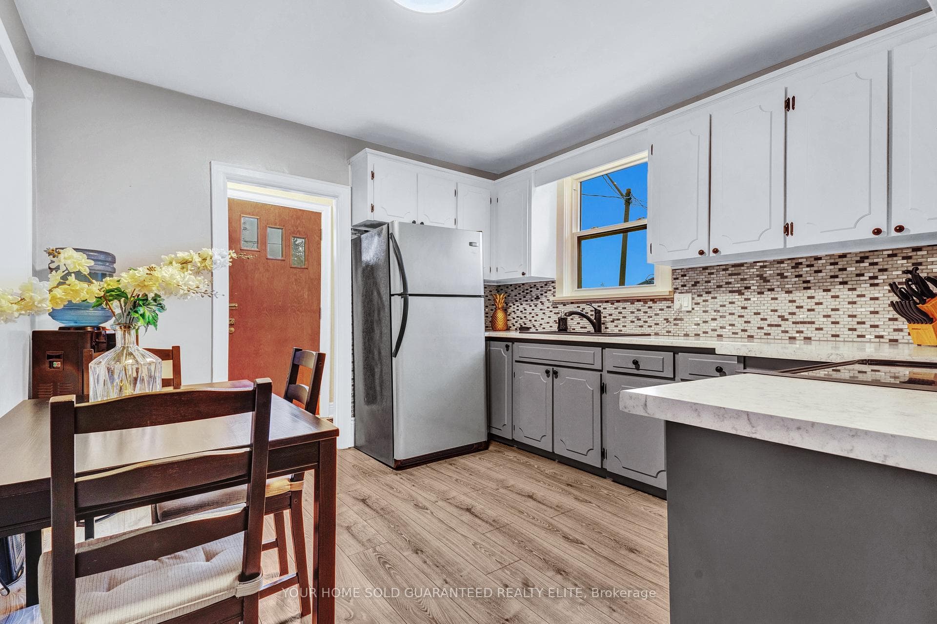 611 Upper Wentworth Street photo 5