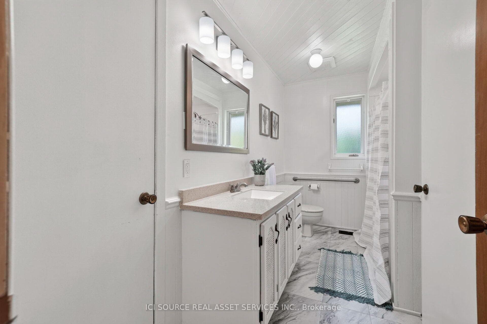 1215 Princess Street photo 24