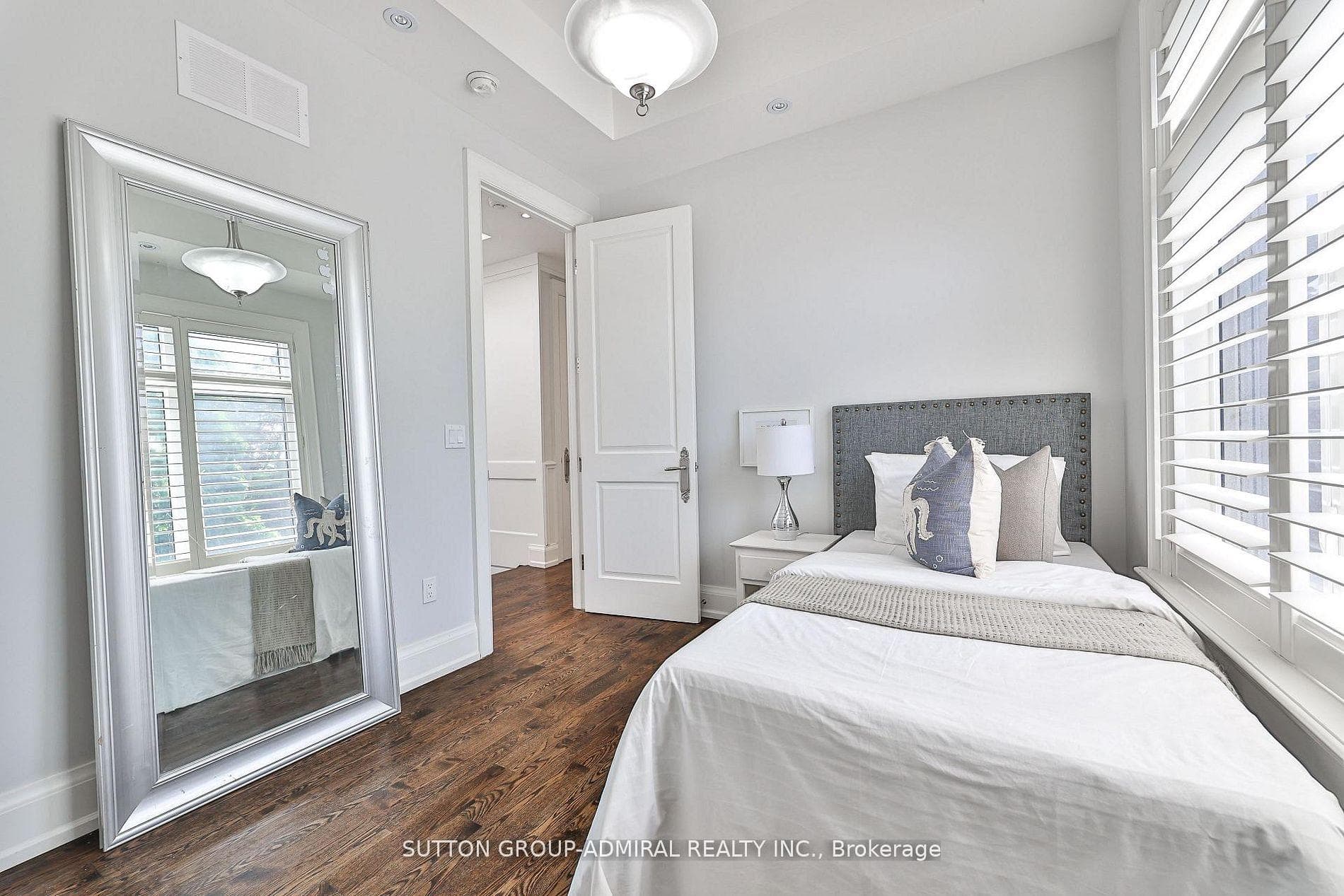 137 Florence Avenue photo 36