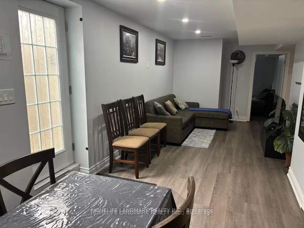 794 Biggar Heights photo 3