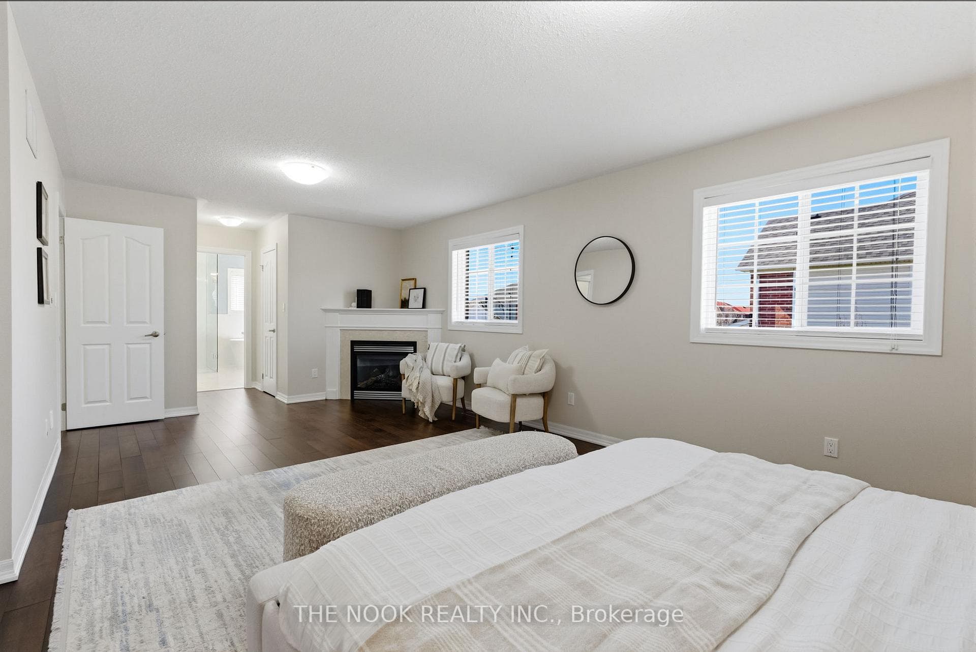 926 Red Deer Avenue photo 26