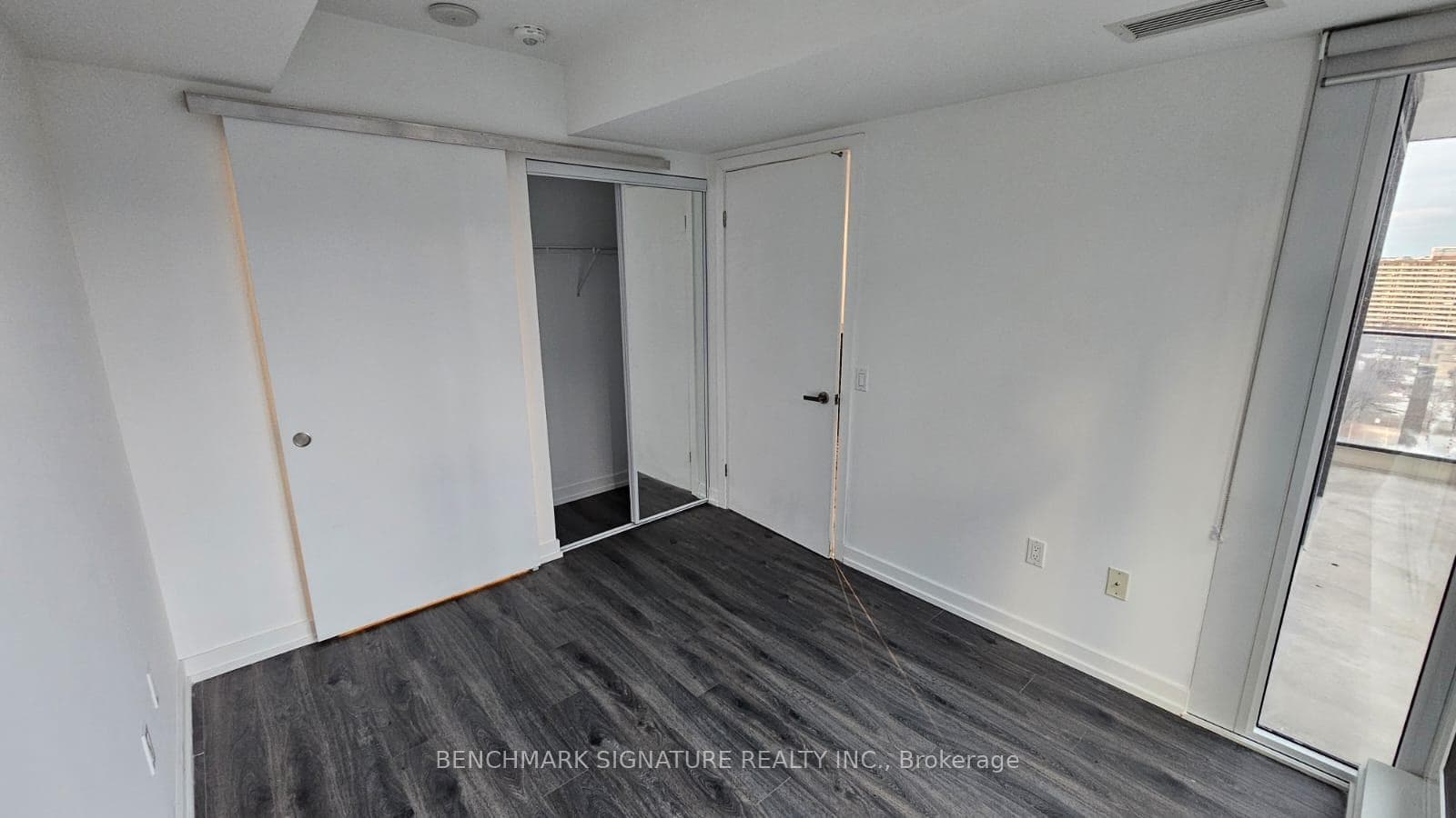 77 Shuter Street Unit 1806 photo 19