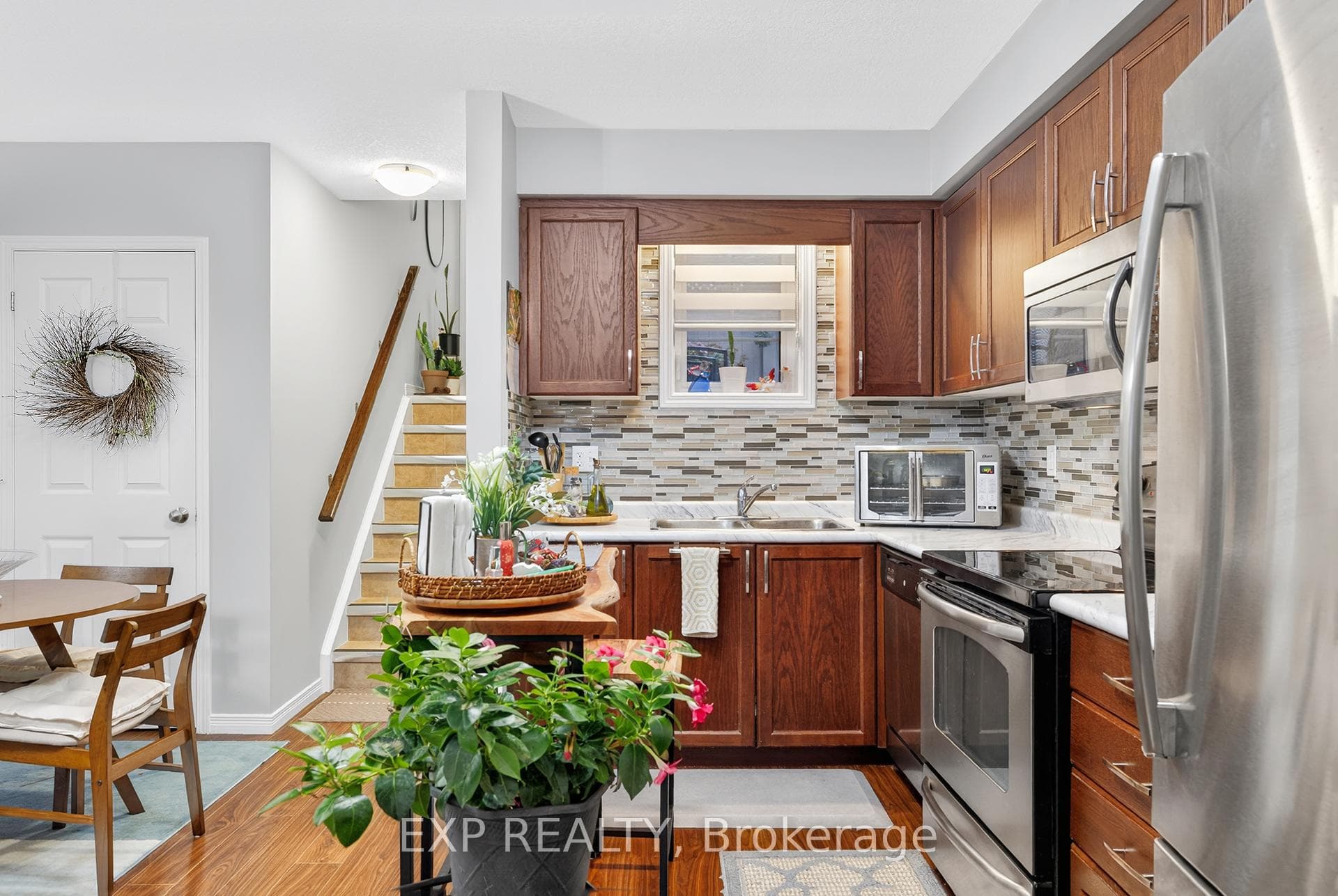230 Jessica Crescent Unit 6A photo 4