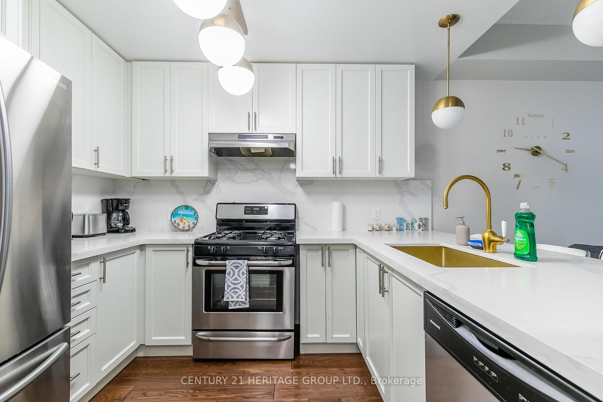 38 Southshore Crescent photo 13