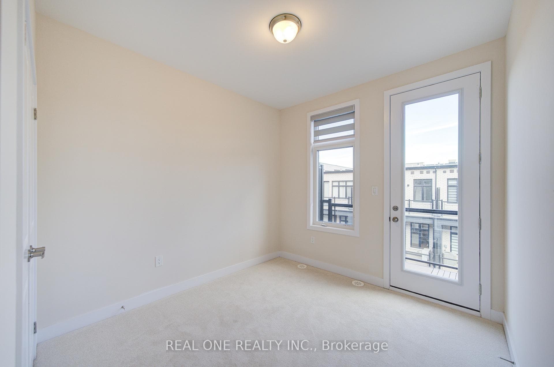 3073 Welsman Gardens photo 30