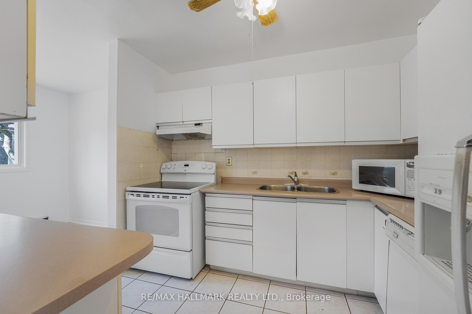 14 London Green Court Unit 94 photo 10