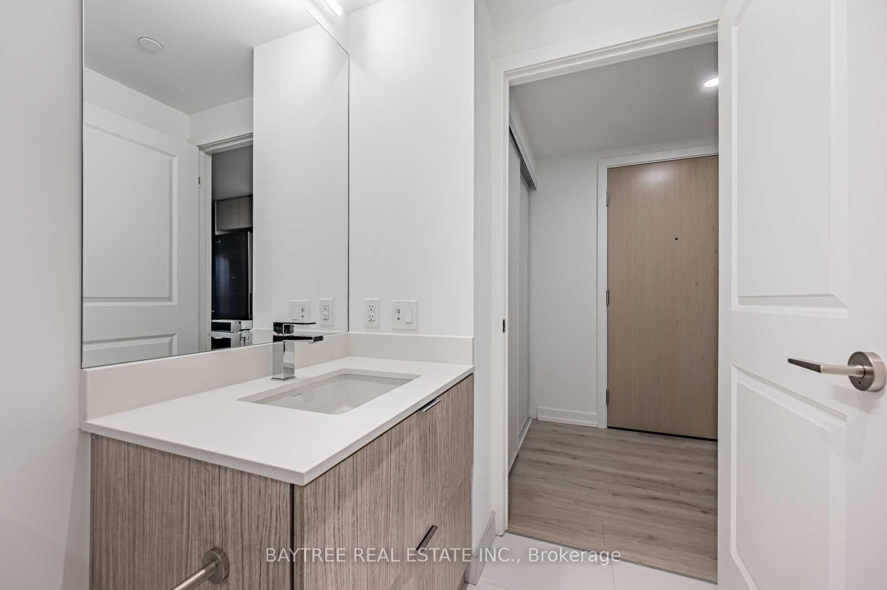 395 Bloor Street Unit 1412 photo 14