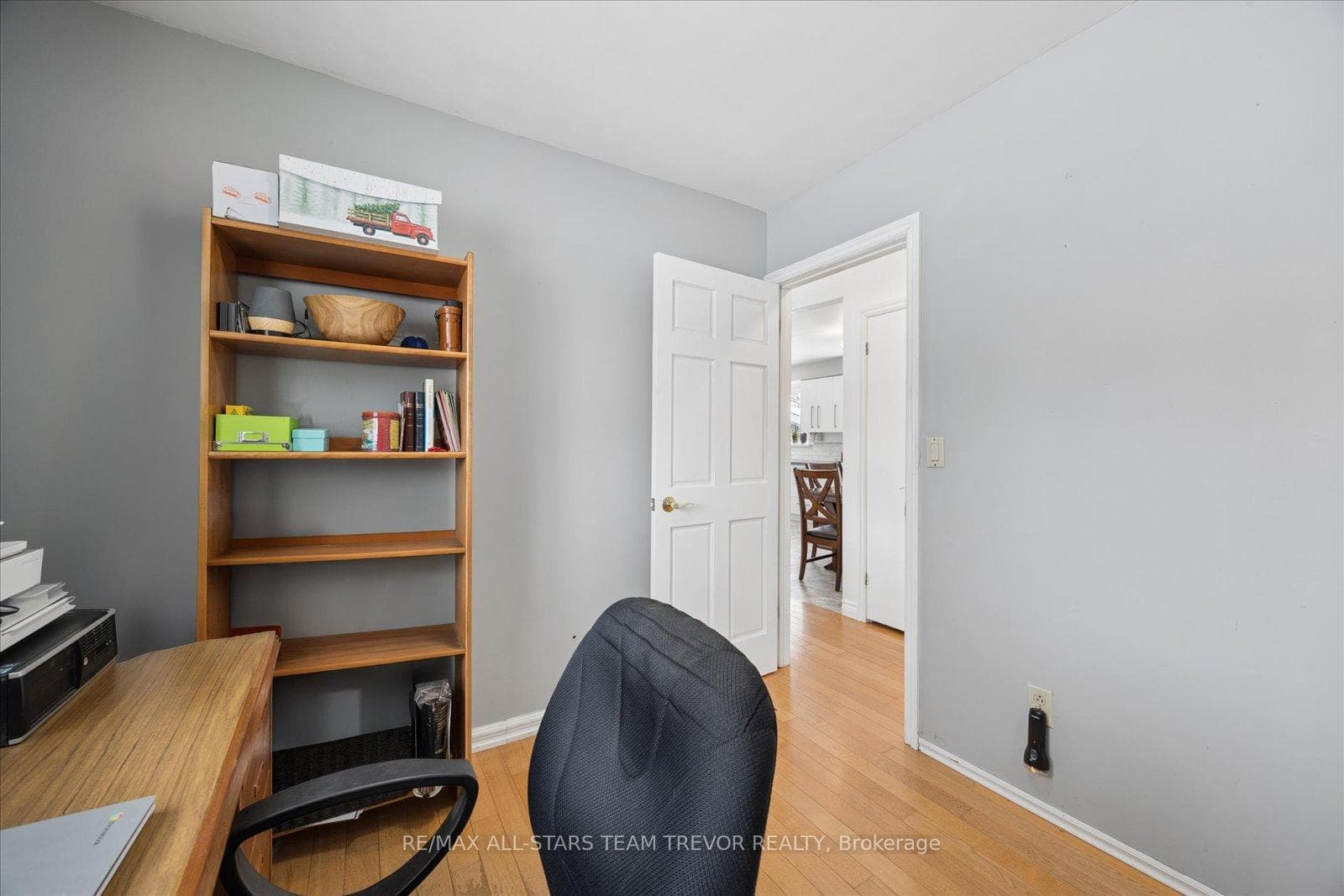 76 Brook Crescent photo 17