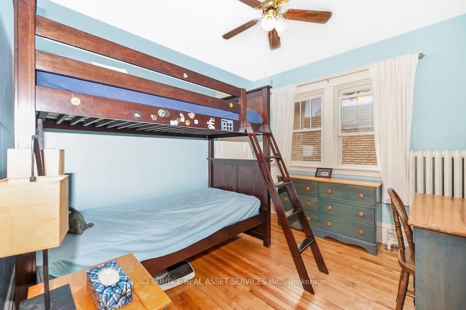 378 First Avenue photo 21