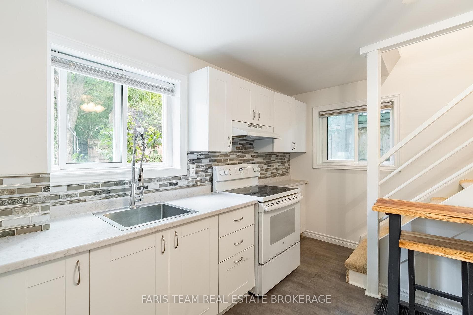 308 Russell Street photo 6