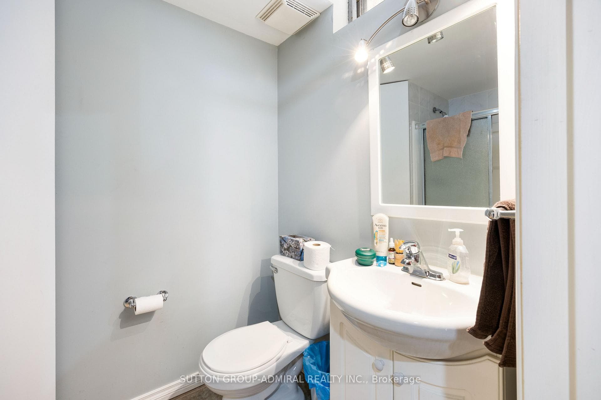 62 Lisa Crescent photo 22
