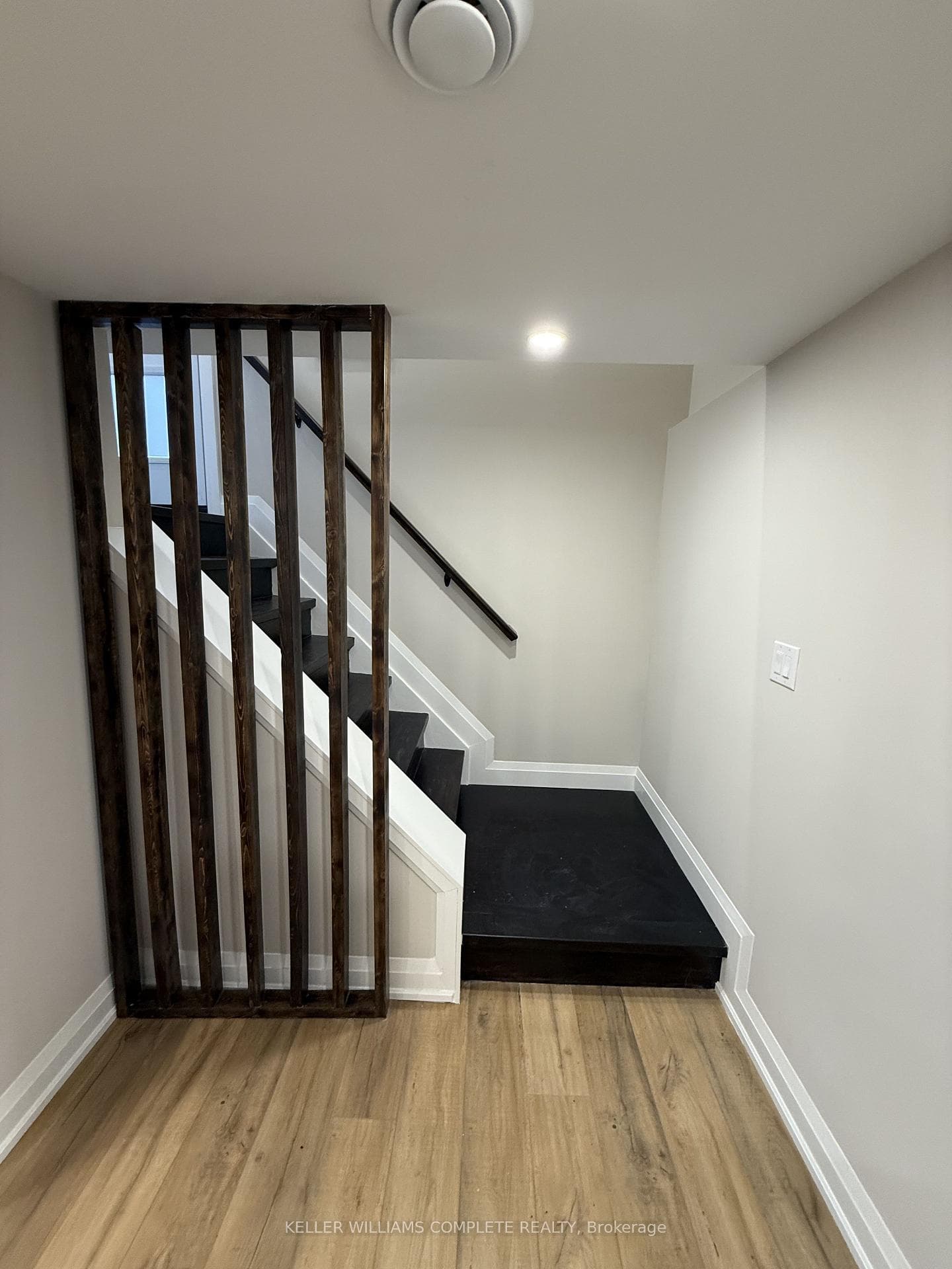 10 FISHER Crescent photo 7