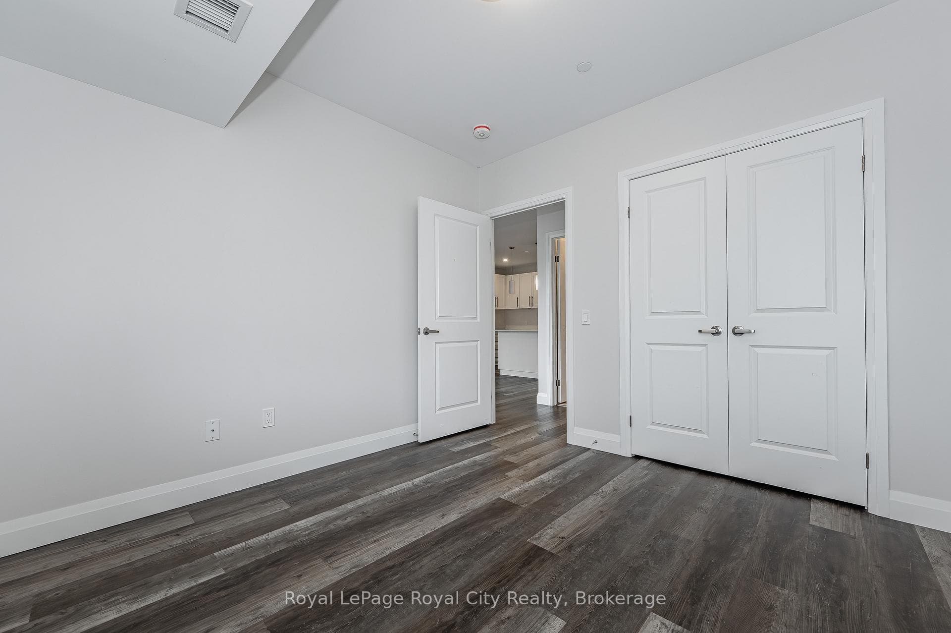 332 Gosling Gardens Unit 205 photo 20