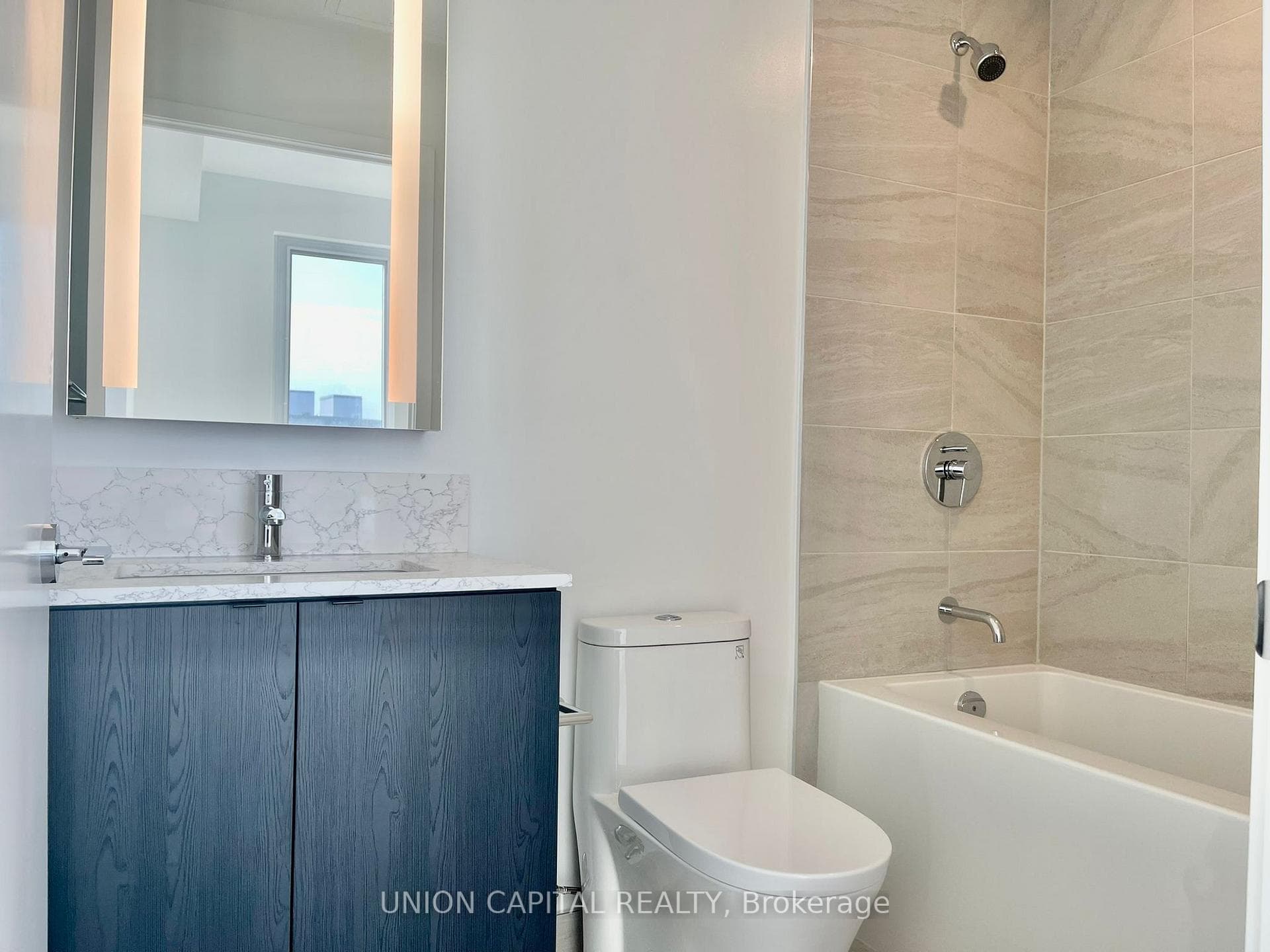 270 Dufferin Street Unit 906 photo 11