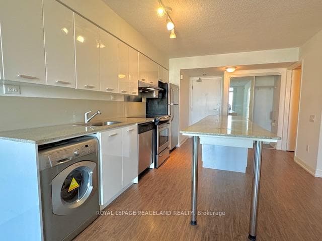 29 Singer Court Unit 1008 photo 7