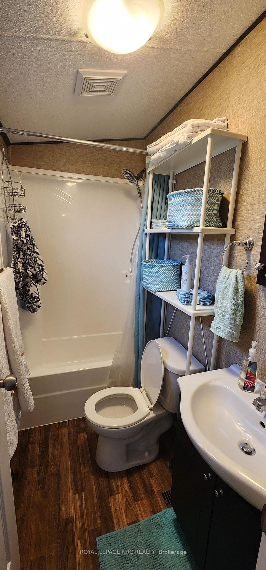 4 piece bathroom