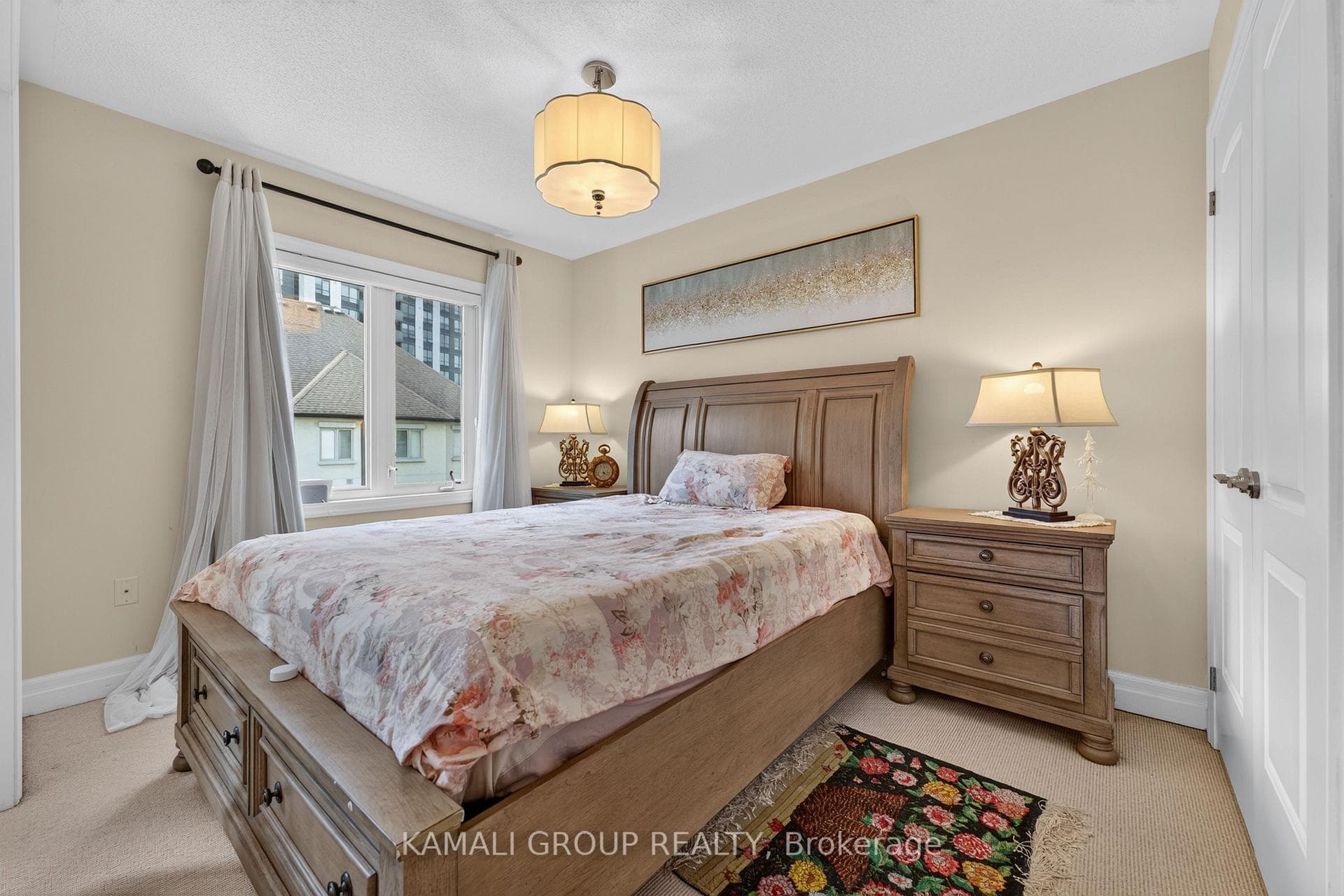 Primary with 4 Pc Ensuite