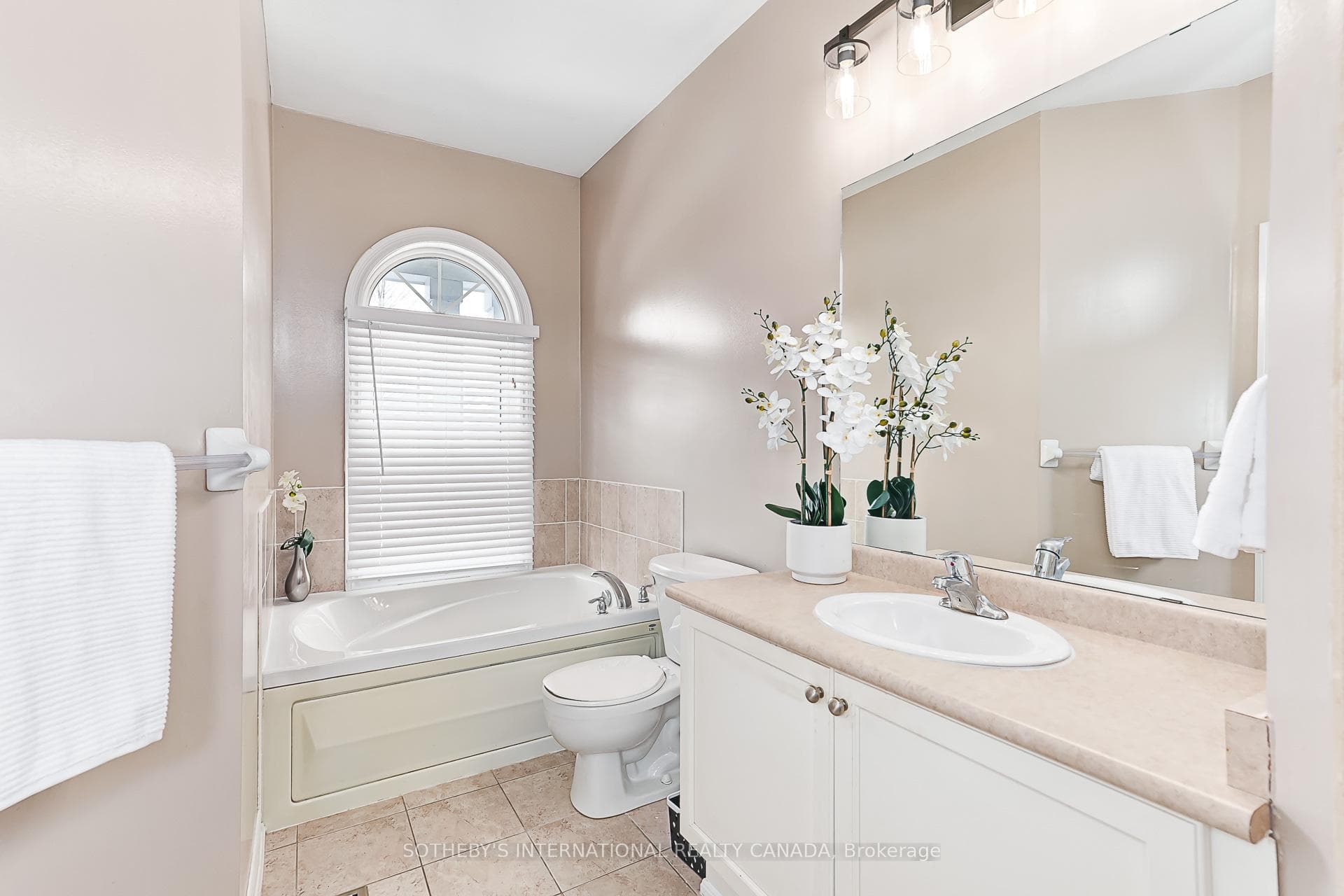 9 Waterpond Place photo 17