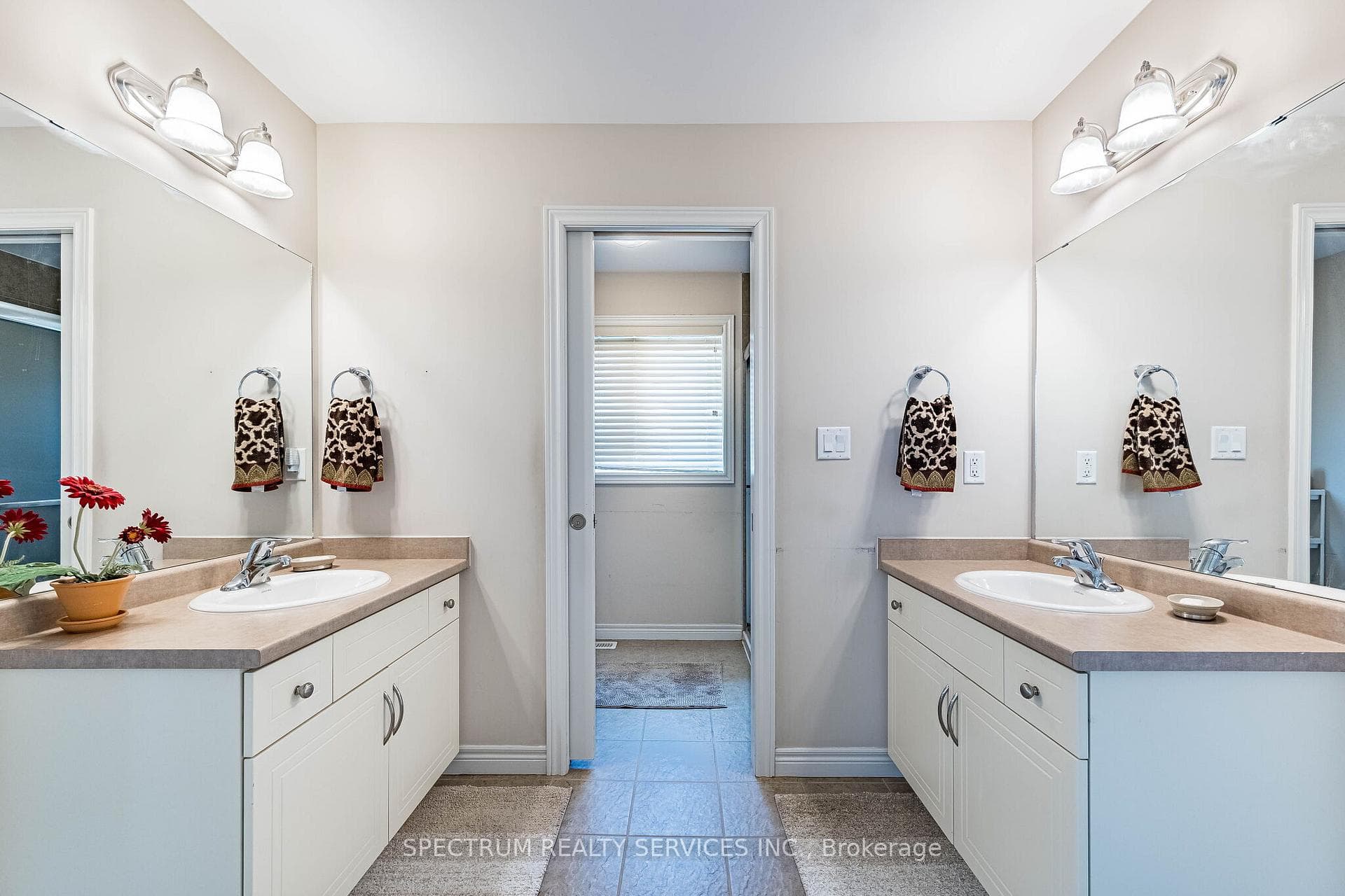 1529 Upper Sherman Avenue photo 24