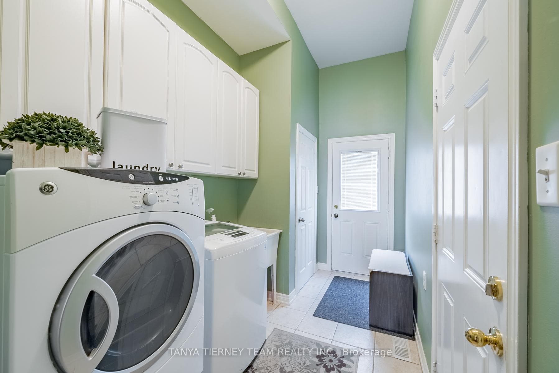 106 Montgomery Avenue photo 18