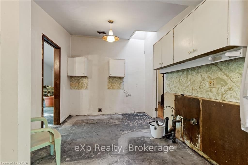 40 HILLCROFT Drive photo 9