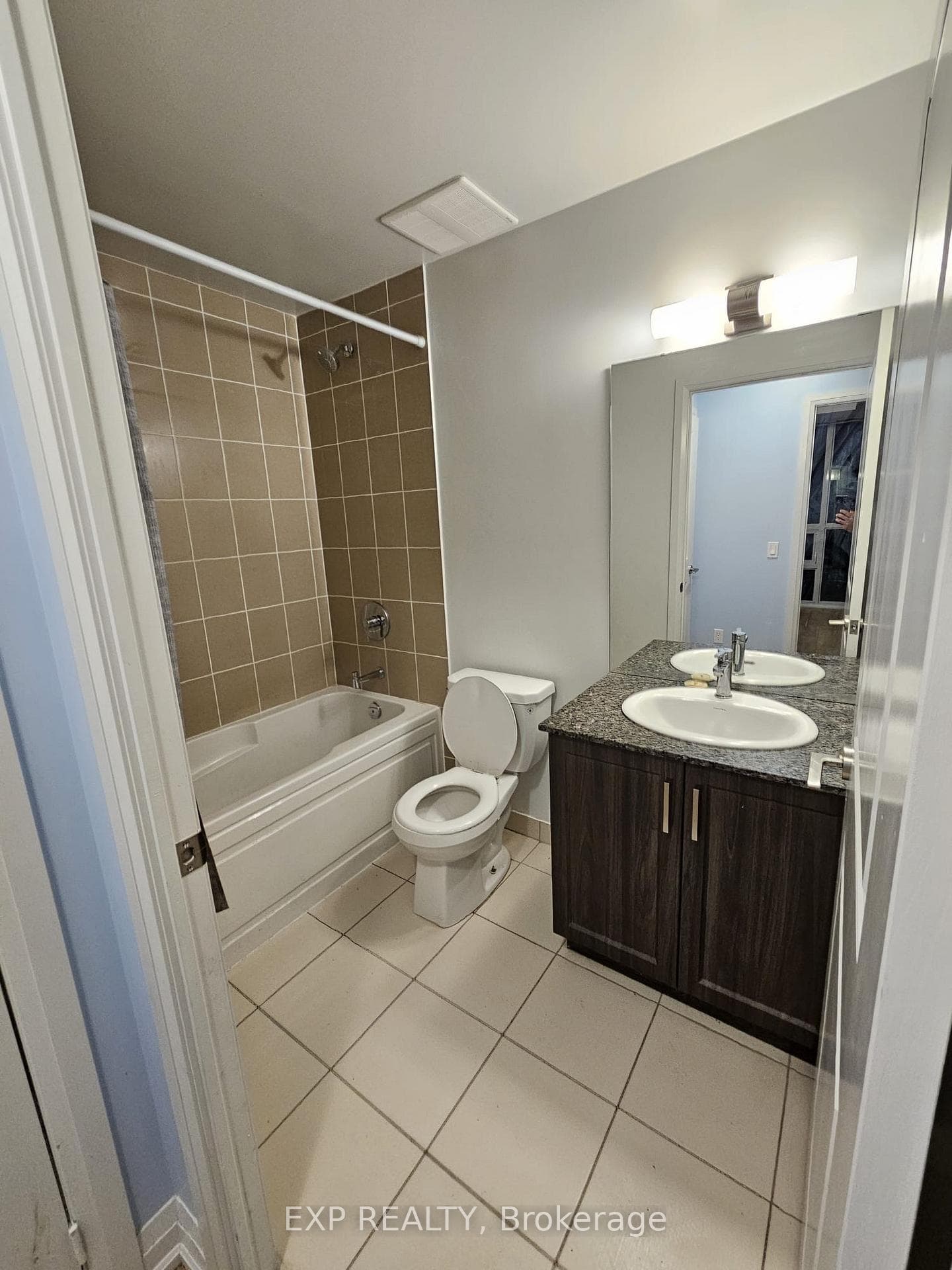 10 Meadowglen Place Unit 613 photo 7