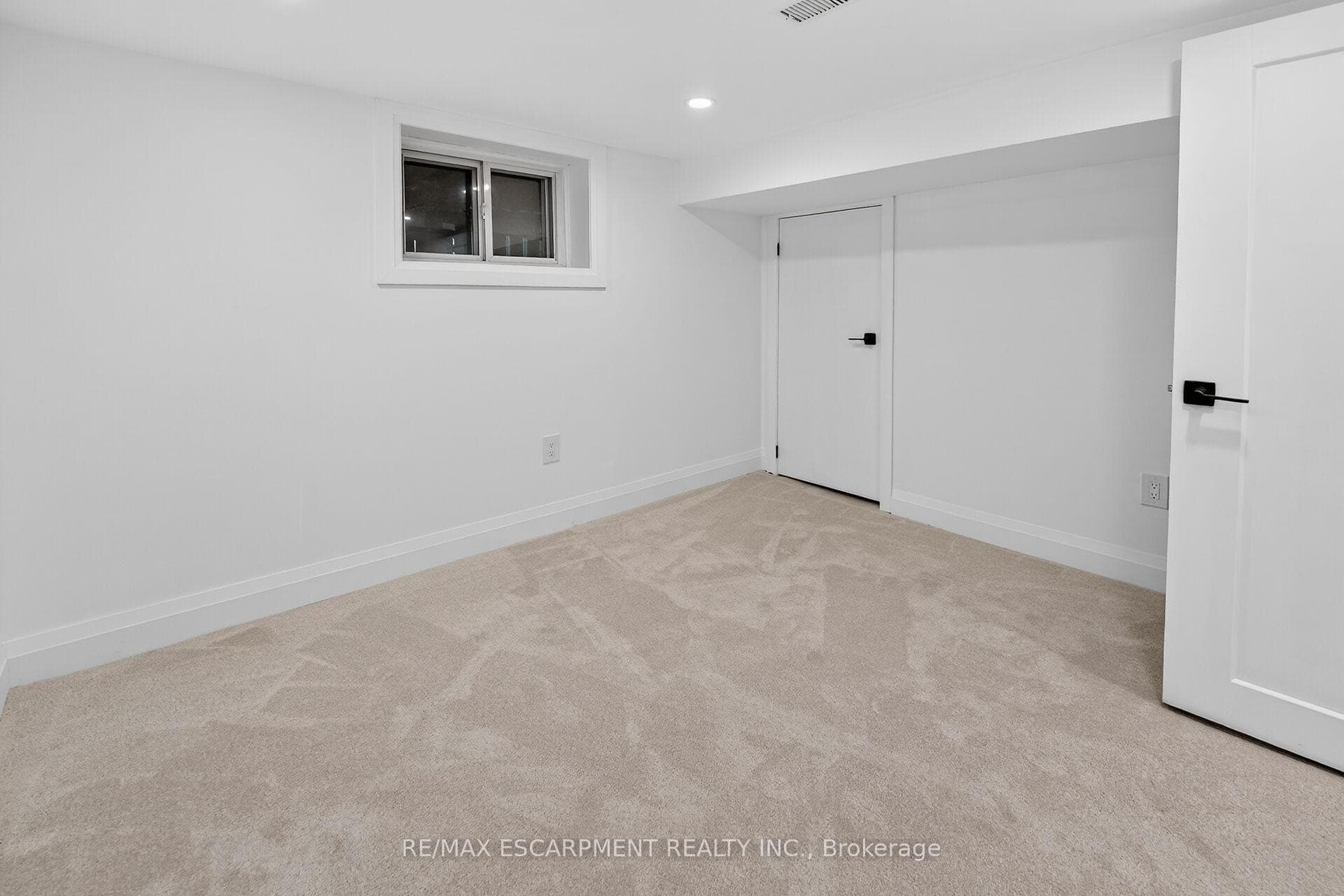 101 Houghton Avenue photo 29