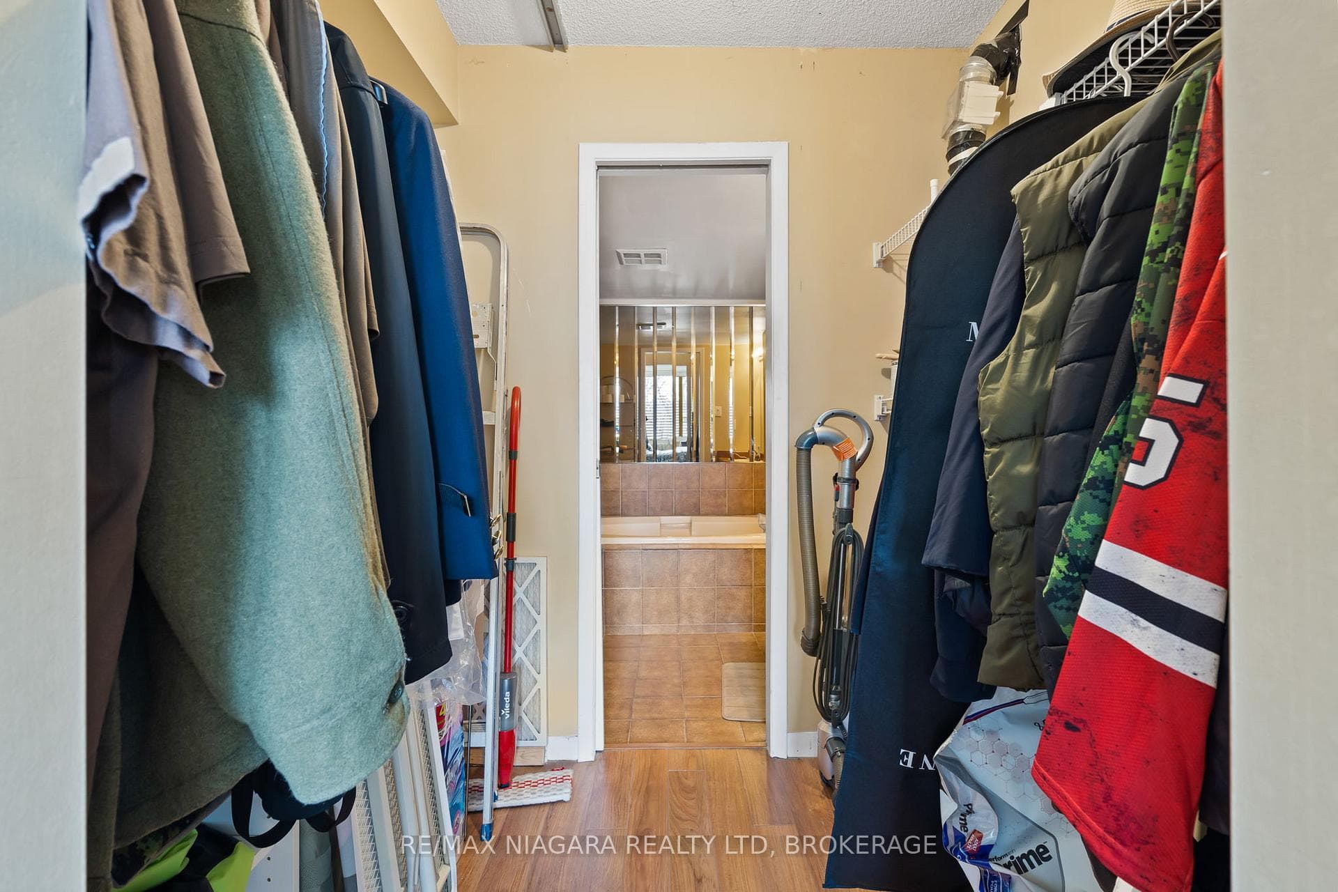 7 Gale Crescent Unit B5 photo 13