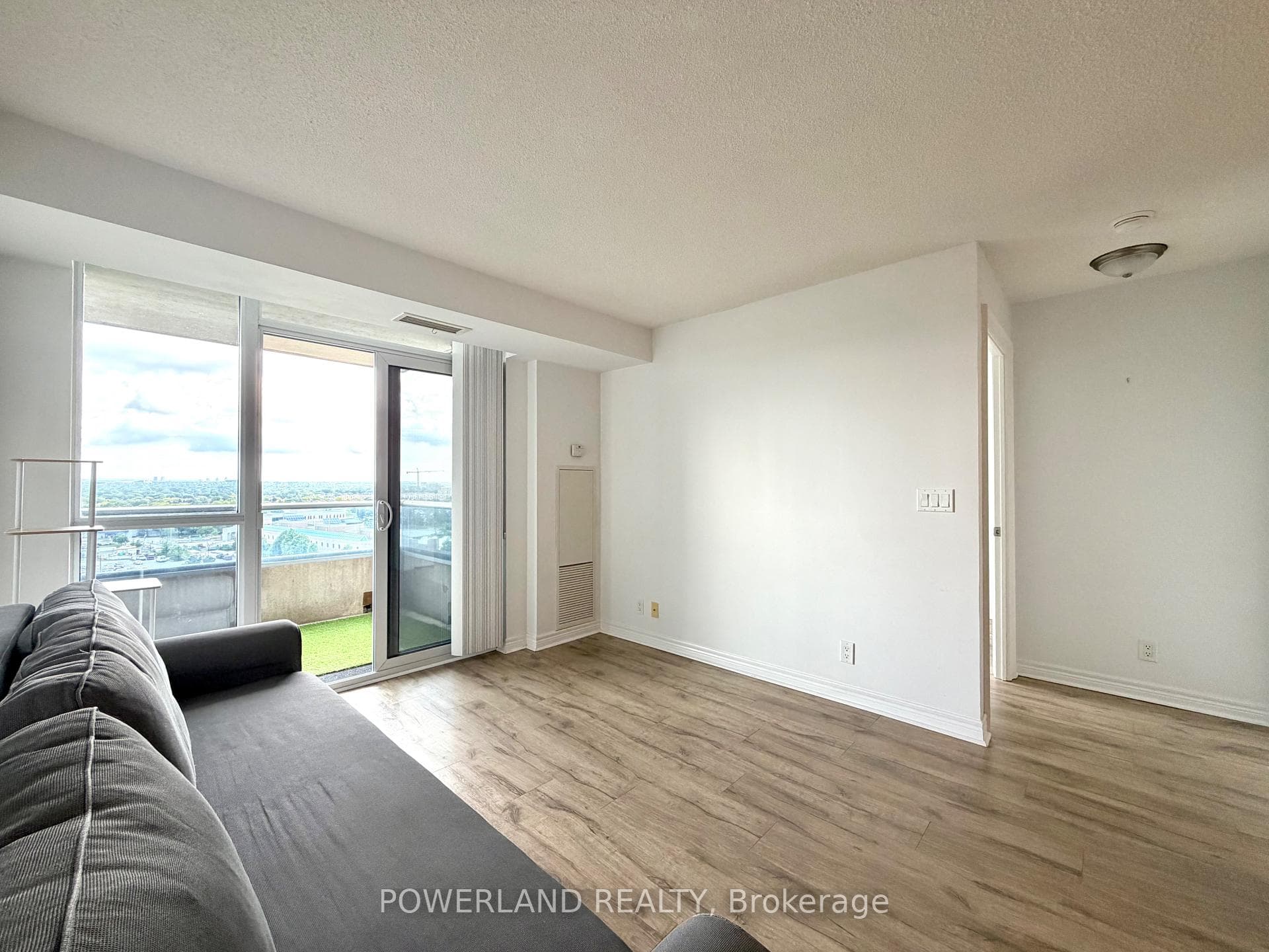 33 Cox Boulevard Unit 1521 photo 13