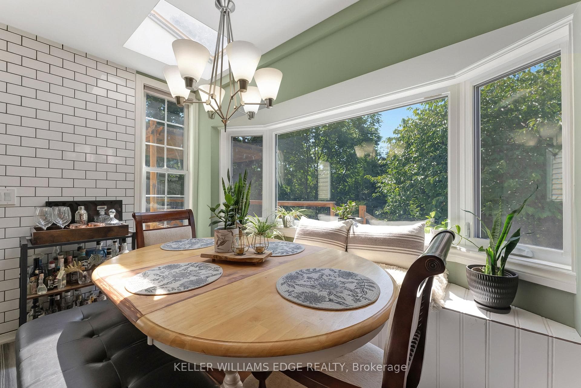 2588 King Street photo 8