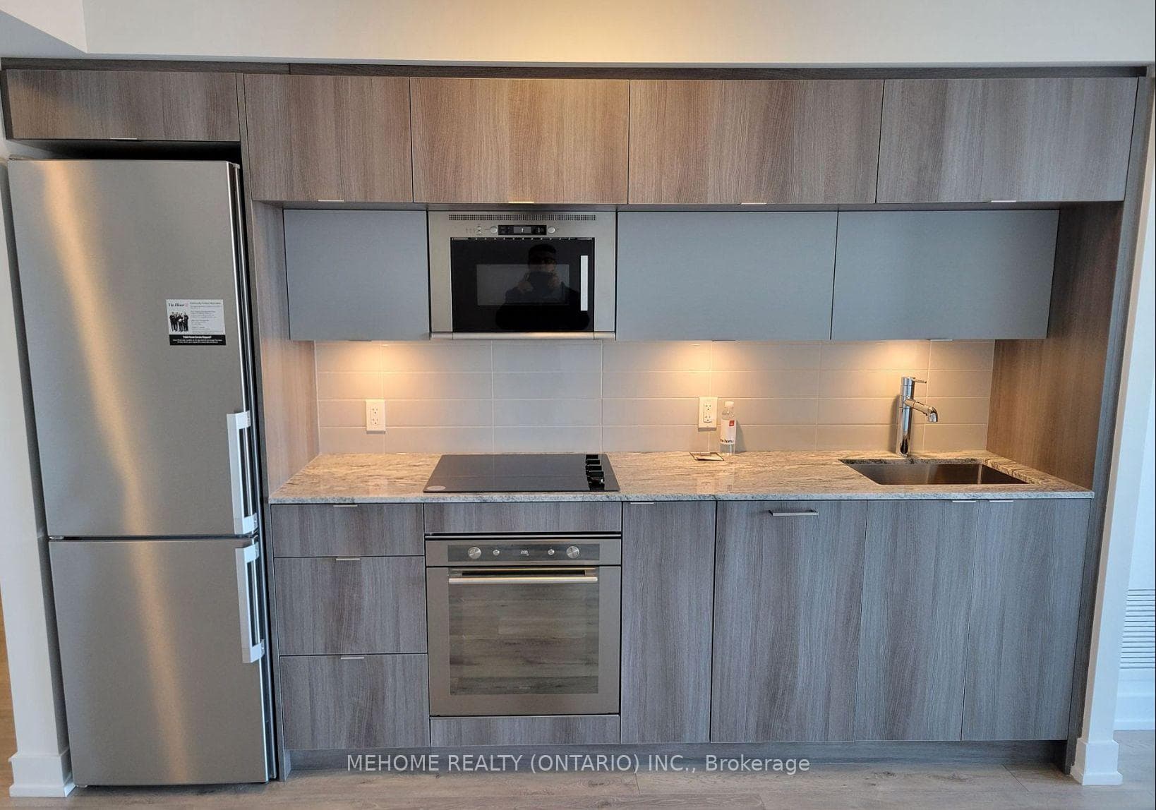 585 Bloor Street Unit 2324 photo 8