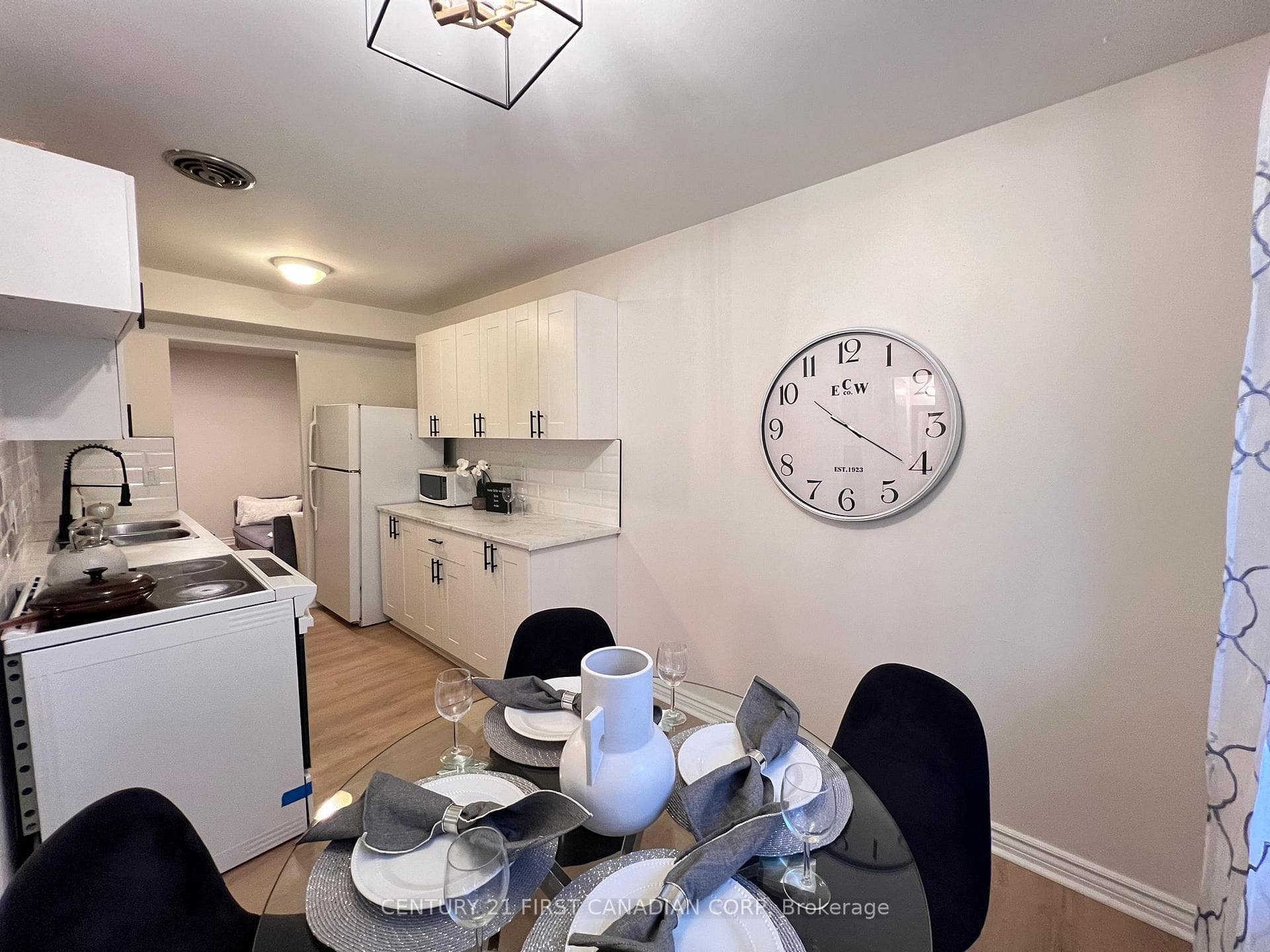 189 Boullee Street Unit 18 photo 10