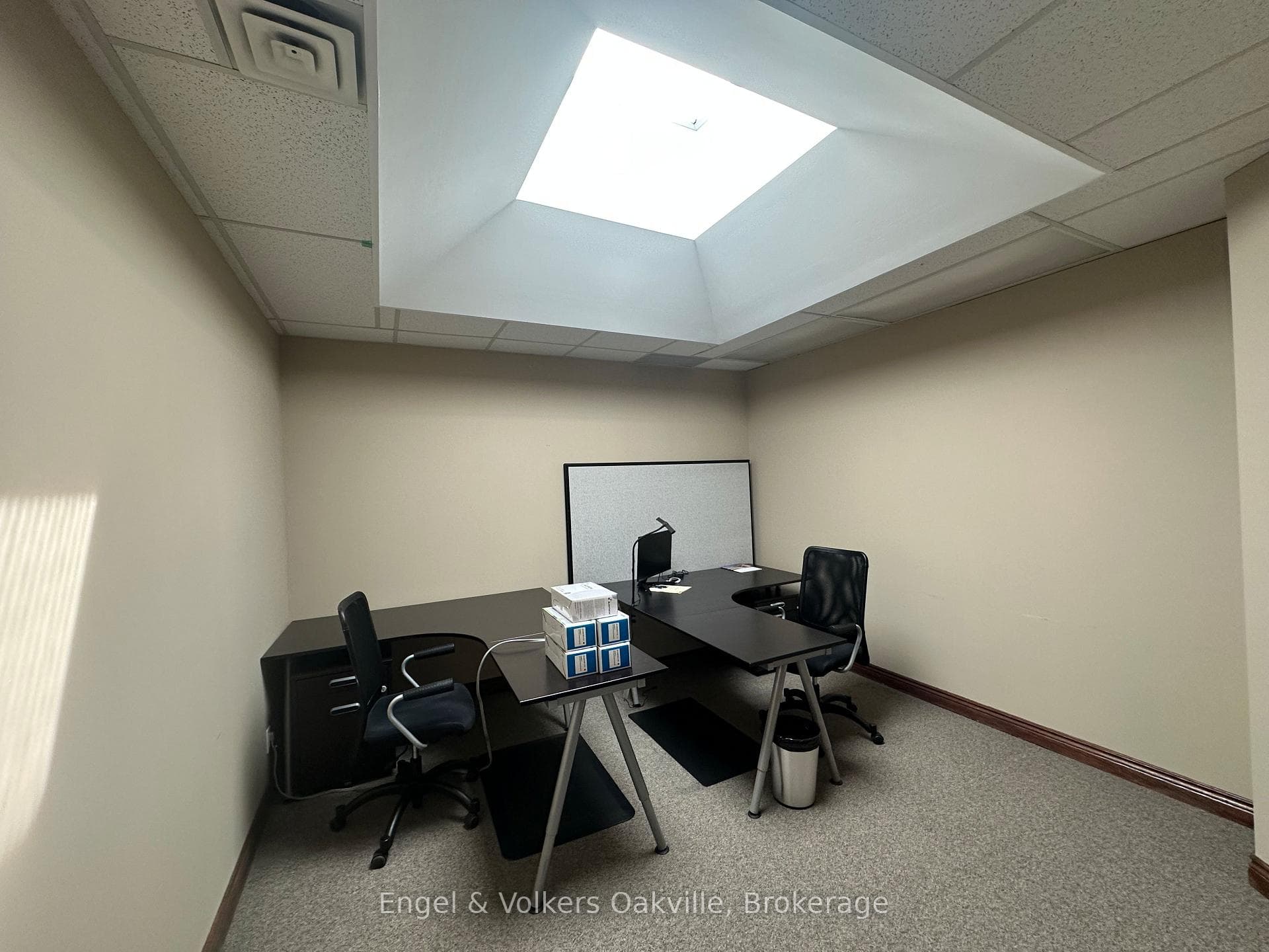 146 Lakeshore Road Unit 104 photo 17
