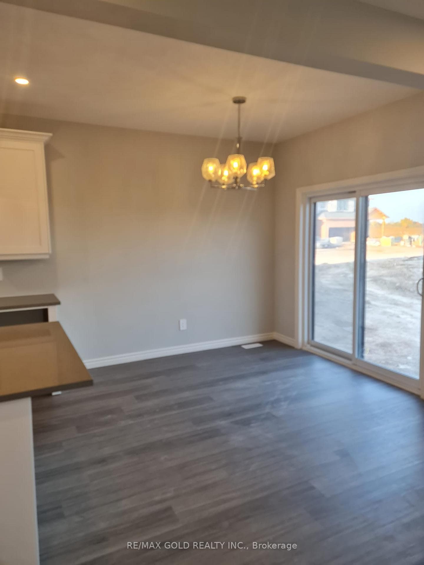 3834 Auckland Avenue photo 7