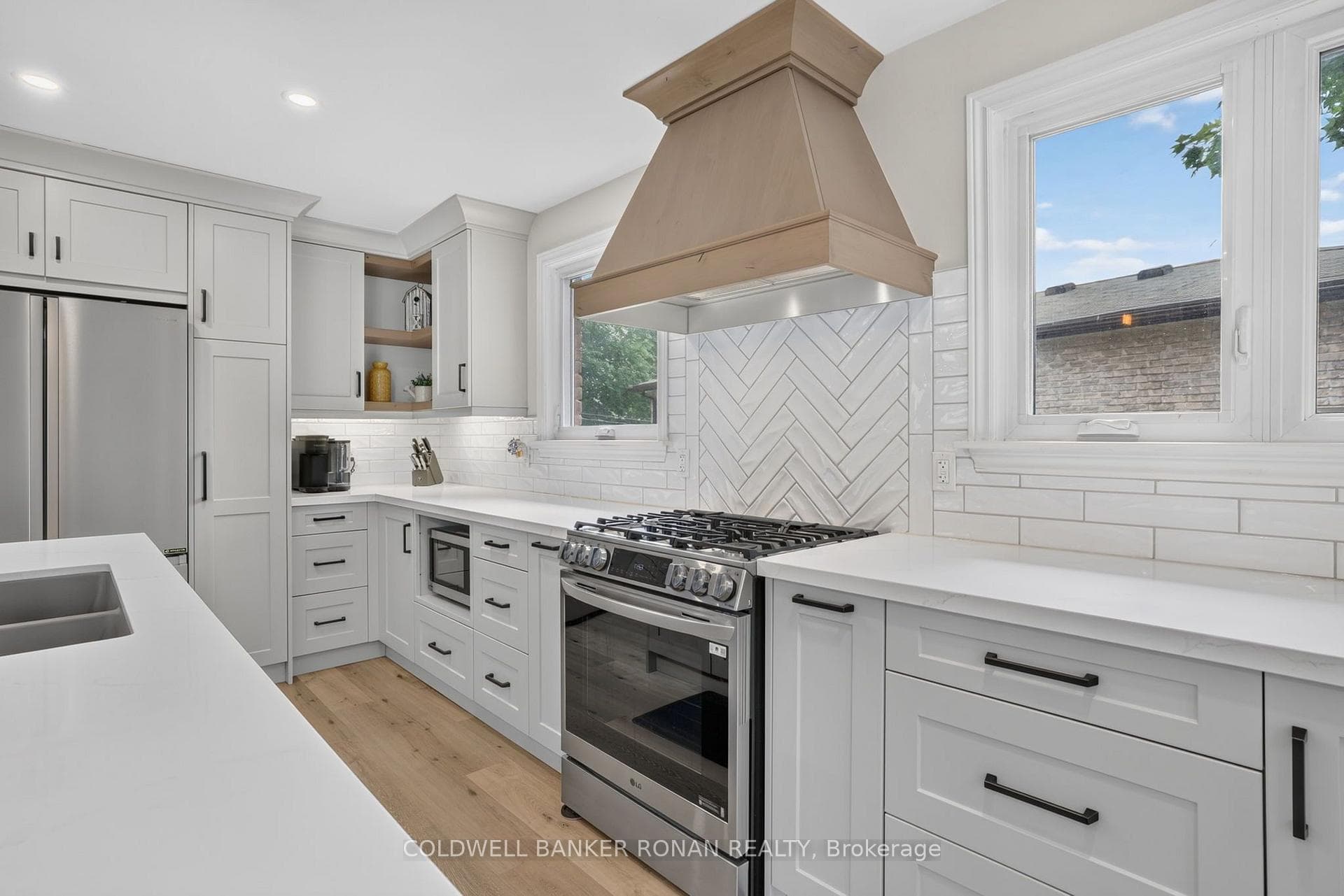 281 Tupper Boulevard photo 12