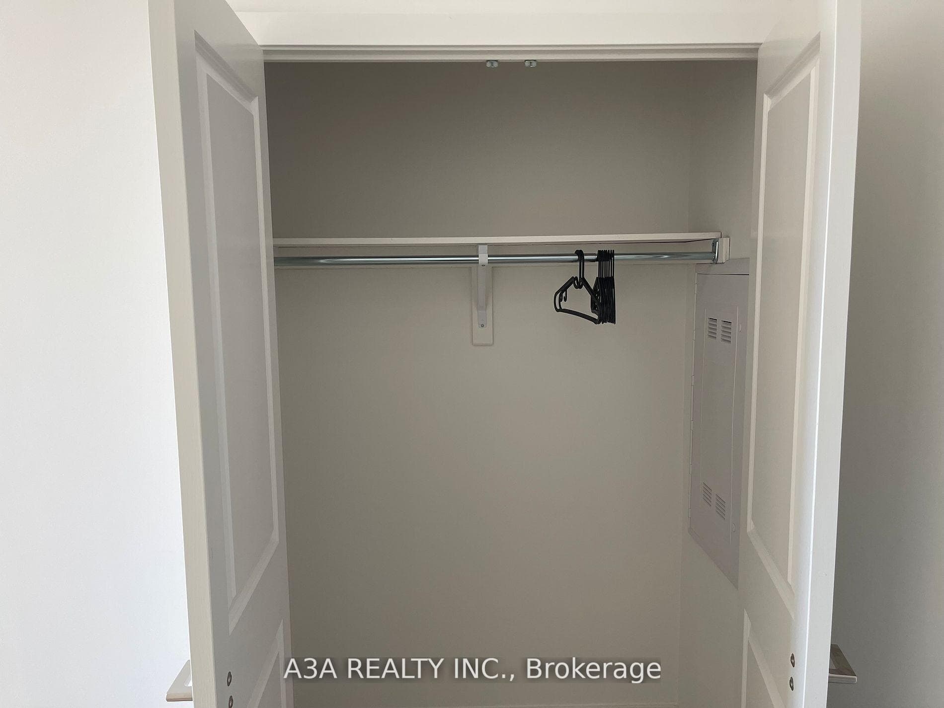 50 Upper Mall Way Unit PH-02 photo 22