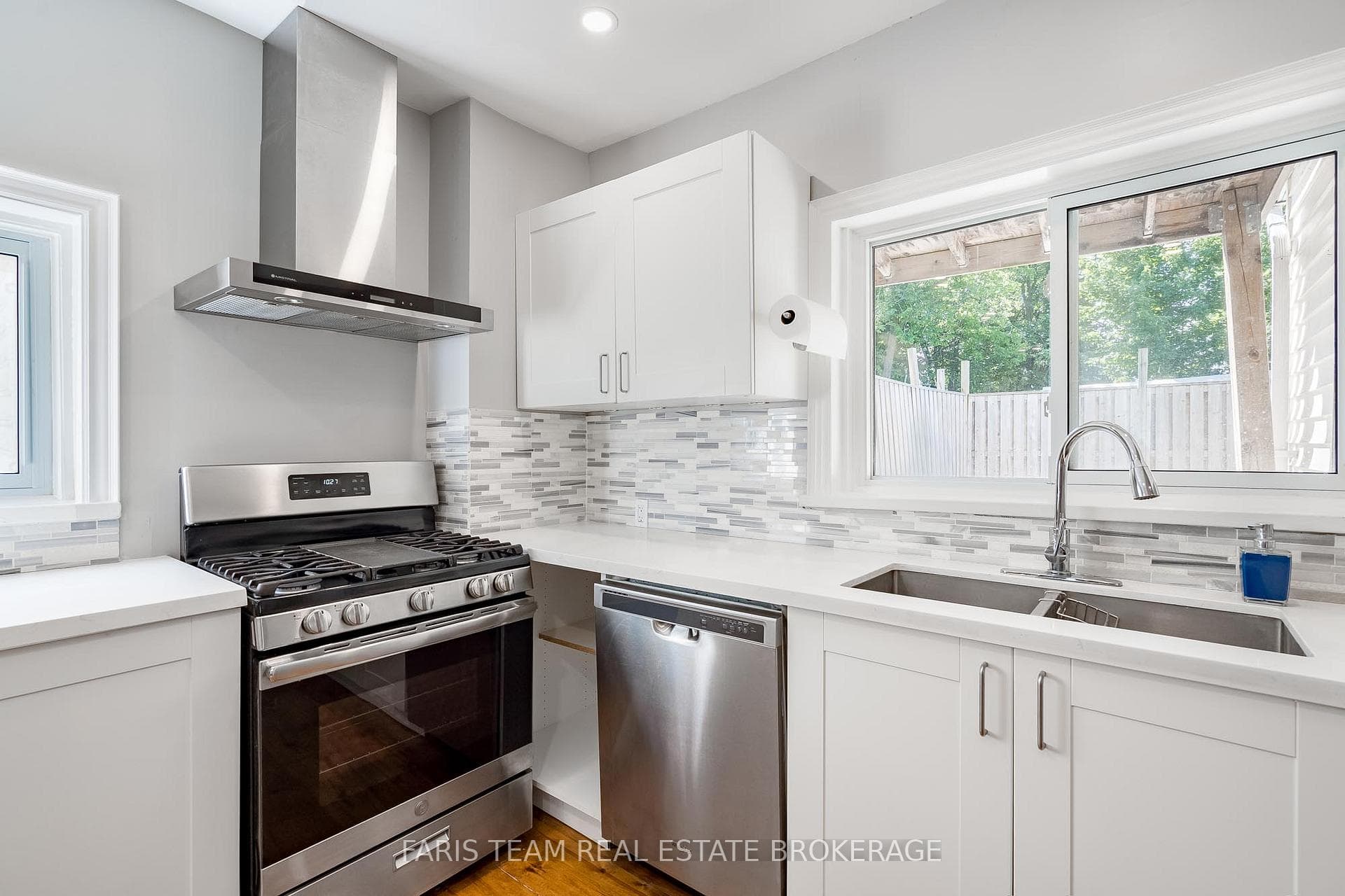 277 Gloucester Street photo 6